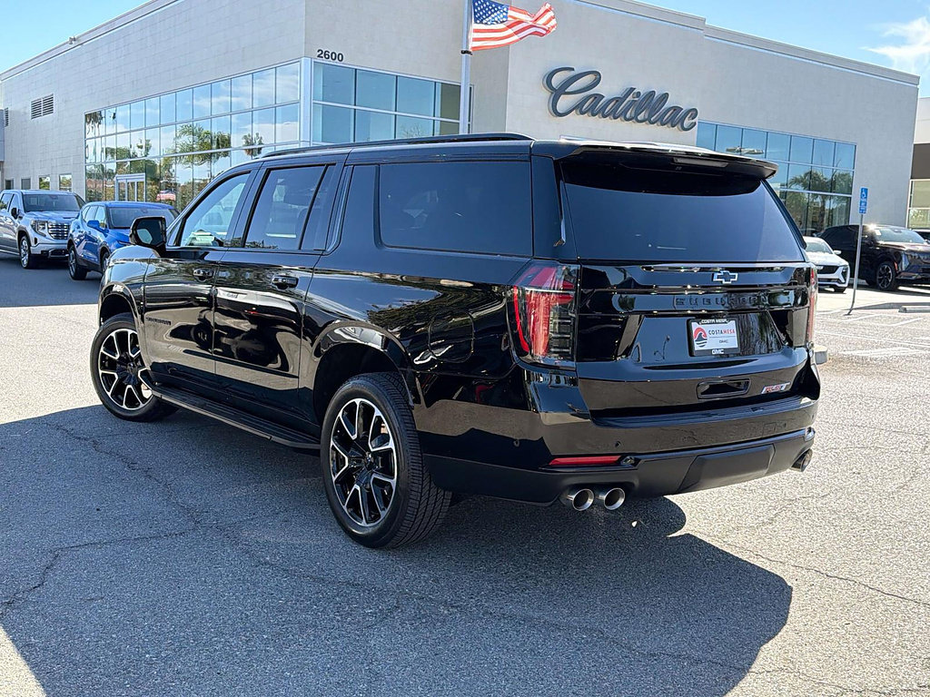 Used 2026 Chevrolet Suburban RST RWD image 5
