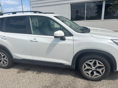 Used 2024 Subaru Forester Premium AWD/4WD image 3