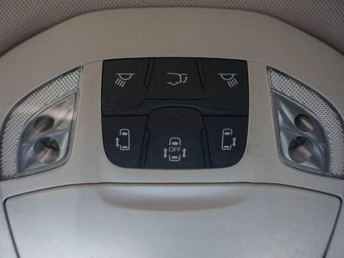 Used 2023 Chrysler Pacifica Touring-L FWD image 22