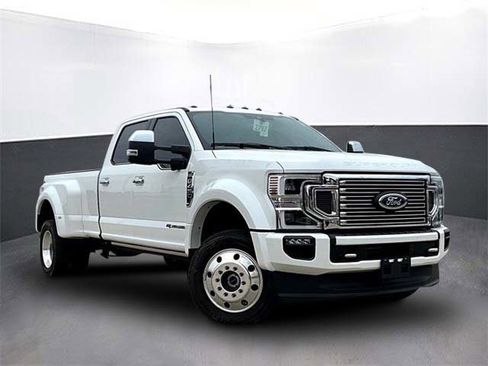 Used 2022 Ford F450 Platinum w/ FX4 Off-Road Package image 4