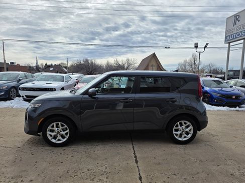 Used 2021 Kia Soul S image 4