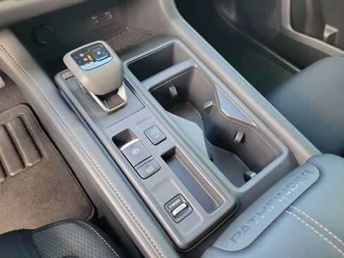 Certified 2025 Nissan Pathfinder S FWD image 23