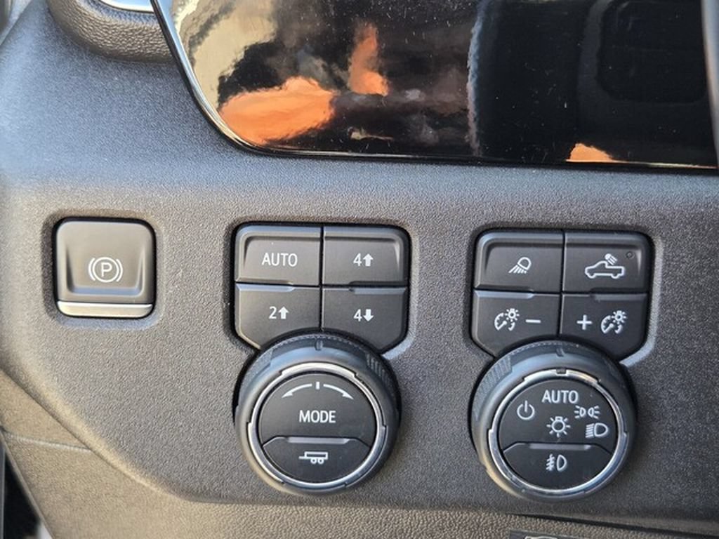 Used 2024 Chevrolet Silverado 2500 LTZ w/ LTZ Plus Package AWD/4WD image 31