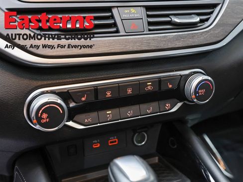Used 2023 Nissan Altima 2.5 SV w/ SV Premium Package FWD image 20