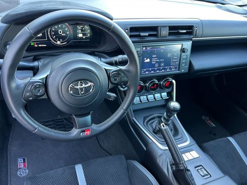 Certified 2022 Toyota GR86 Premium image 5