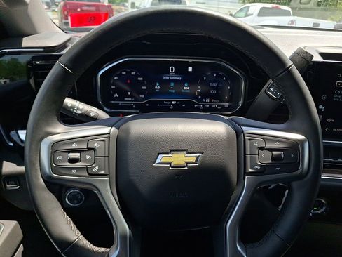 Used 2023 Chevrolet Silverado 1500 LT AWD/4WD image 18