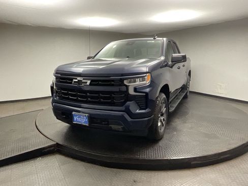 Used 2023 Chevrolet Silverado 1500 RST w/ Convenience Package II AWD/4WD image 3