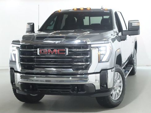 Used 2024 GMC Sierra 3500 SLT w/ SLT Premium Package AWD/4WD image 3
