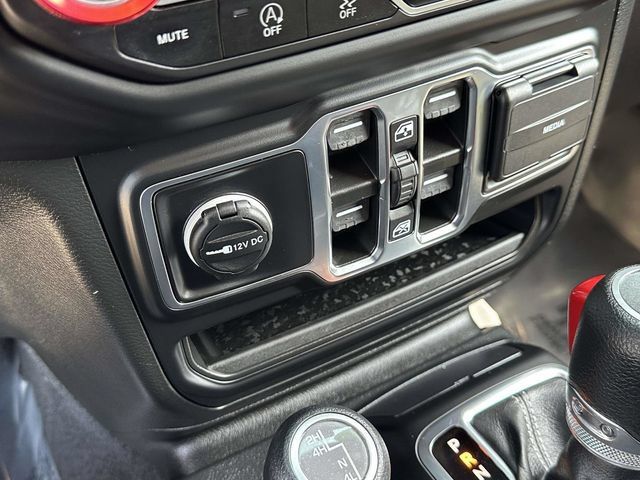Used 2023 Jeep Wrangler Unlimited Sahara AWD/4WD image 7