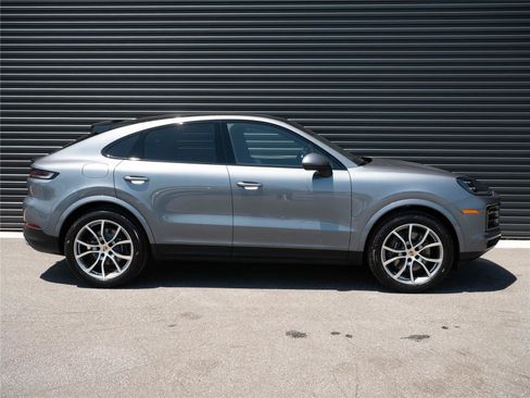 Certified 2026 Porsche Cayenne Coupe AWD/4WD image 29
