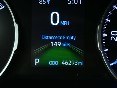 Used 2021 Toyota RAV4 XLE w/ Convenience Package AWD/4WD image 26