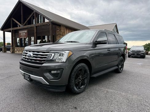 Used 2019 Ford Expedition XLT w/ Equipment Group 201A RWD image 2