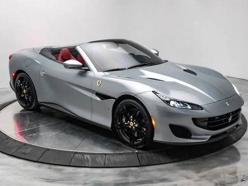 Used 2019 Ferrari Portofino image 28