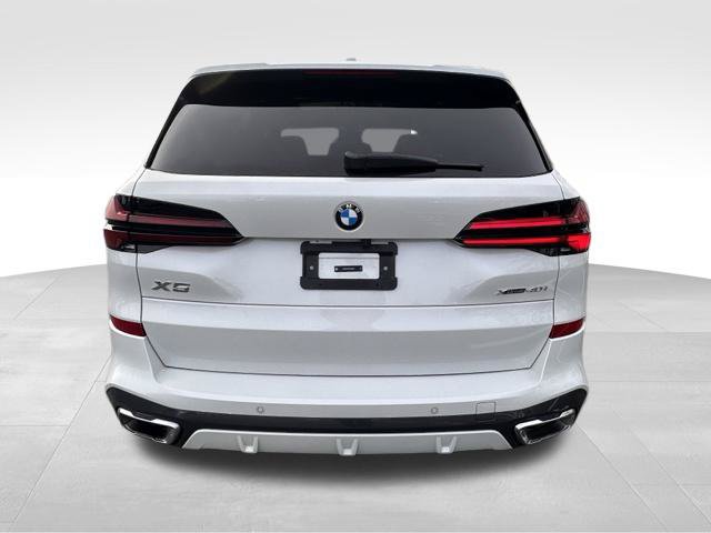 Used 2025 BMW X5 xDrive40i w/ M Sport Package AWD/4WD image 6