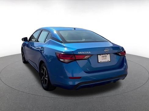 Used 2025 Nissan Sentra SV FWD image 9