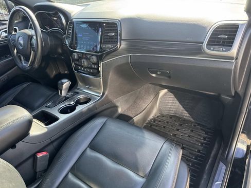 Used 2019 Jeep Grand Cherokee Limited image 12