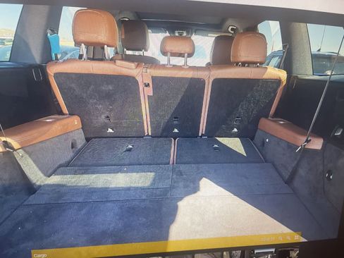 Used 2025 Mercedes-Benz GLS 450 4MATIC w/ AMG Line Exterior image 18