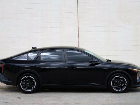 Used 2025 Kia K4 EX FWD image 48