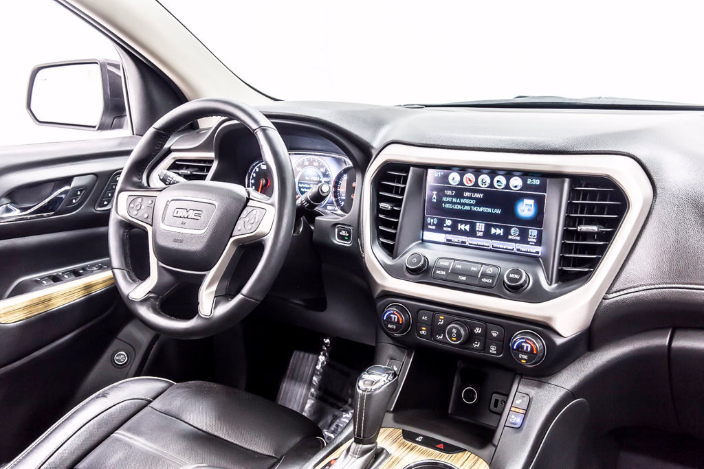 Used 2019 GMC Acadia Denali w/ Technology Package FWD image 19