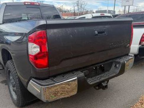 Used 2017 Toyota Tundra SR5 image 5