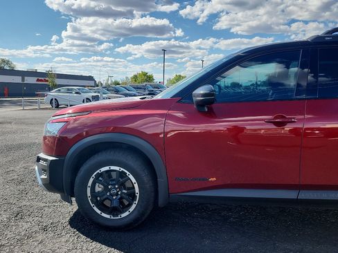 Used 2024 Nissan Pathfinder Rock Creek AWD/4WD image 10