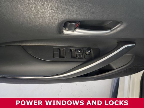 Used 2022 Toyota Corolla SE image 19