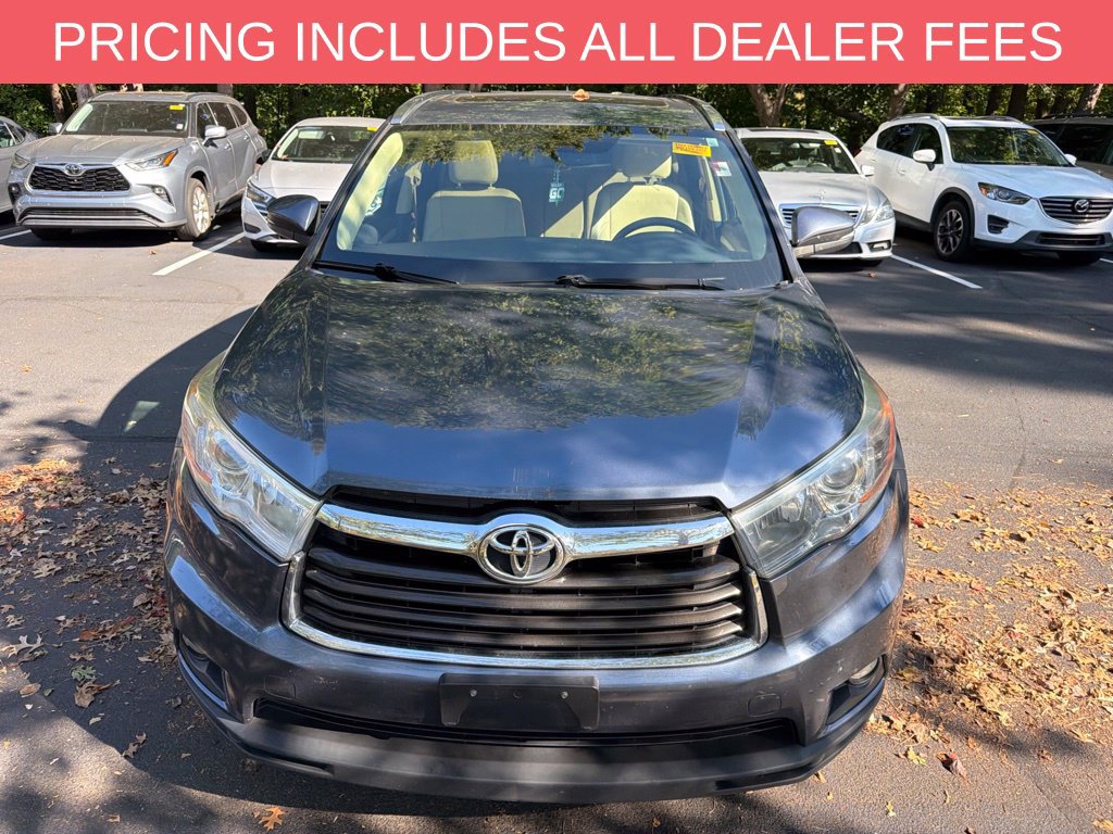 Used 2015 Toyota Highlander XLE FWD image 2