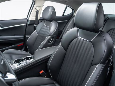 New 2026 Genesis G70 2.5T Prestige image 18