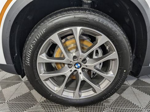 New 2026 BMW X5 xDrive40i w/ Premium Package AWD/4WD image 10