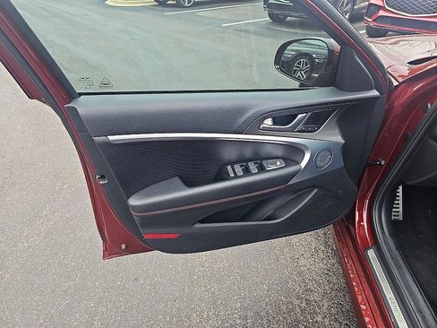 Used 2025 Genesis G70 2.5T w/ Sport Prestige Package image 11