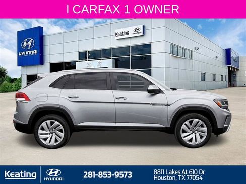 Used 2023 Volkswagen Atlas Cross Sport SE w/ Panoramic Sunroof Package FWD image 4