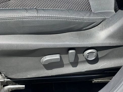 Used 2019 Subaru Forester Premium AWD/4WD image 31