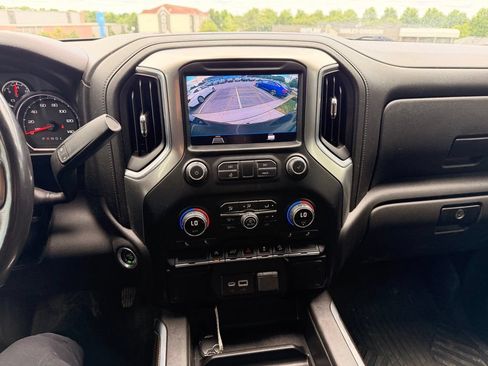 Used 2021 Chevrolet Silverado 1500 LT Trail Boss w/ LPO, Dark Essentials Package AWD/4WD image 24