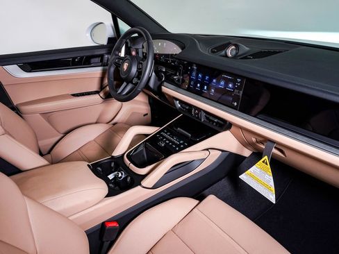 New 2026 Porsche Cayenne S image 14