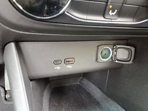 Used 2025 Buick Encore GX Preferred AWD/4WD image 25