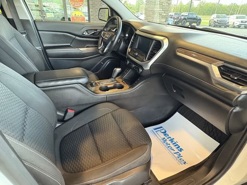 Used 2018 GMC Acadia SLE image 27