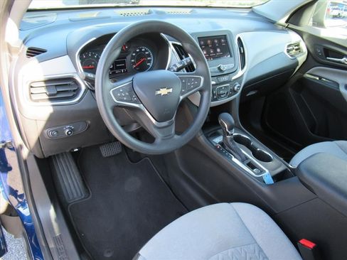 Used 2022 Chevrolet Equinox LS image 15