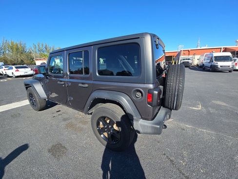 Used 2022 Jeep Wrangler Unlimited Sport image 4