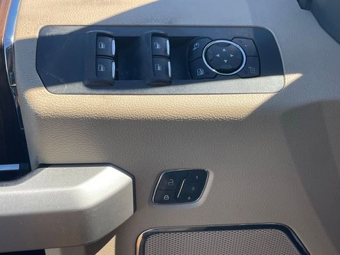 Used 2015 Ford F150 Lariat image 7