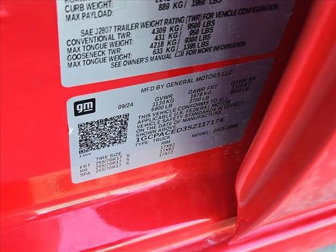 Certified 2025 Chevrolet Silverado 1500 LT image 24