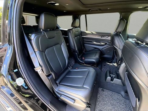 New 2026 Jeep Grand Cherokee L Limited AWD/4WD image 21