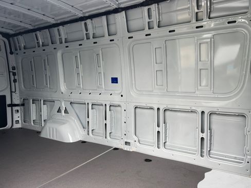 New 2025 Mercedes-Benz eSprinter 170 Cargo image 17