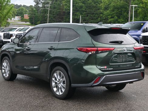 Used 2023 Toyota Highlander Limited FWD image 7