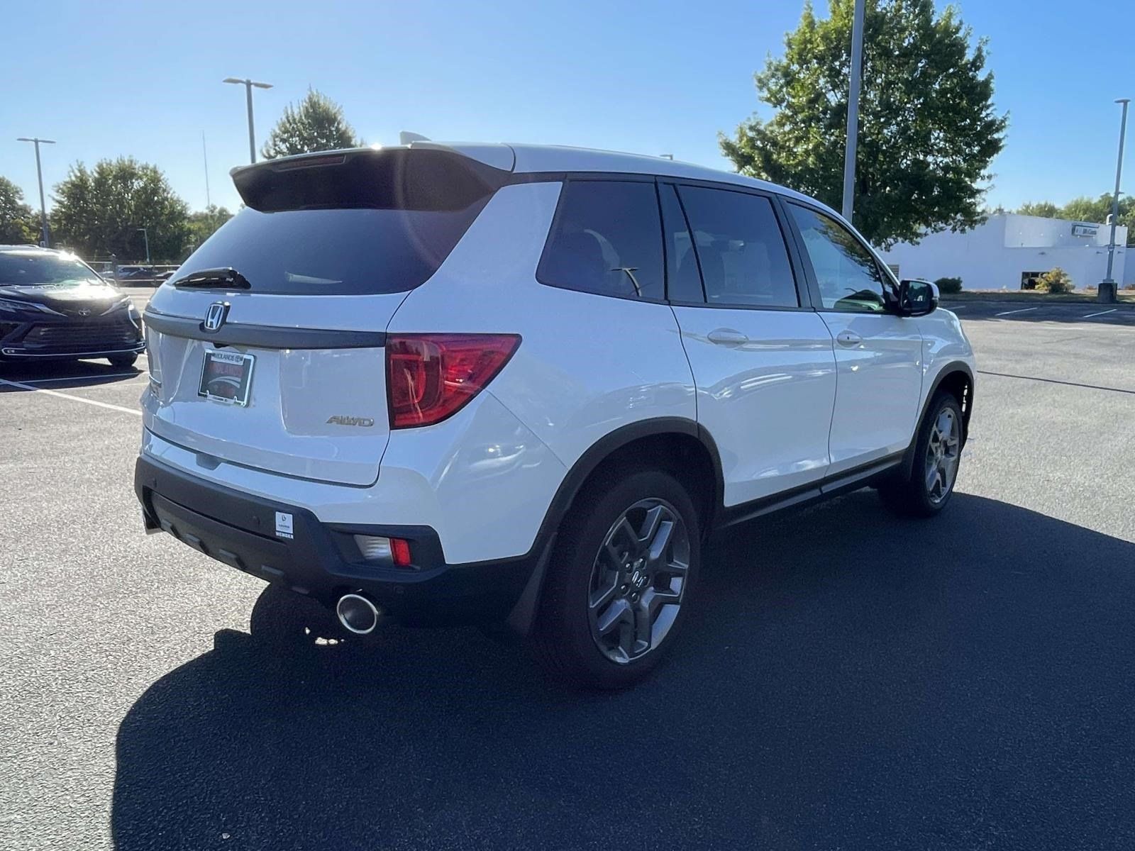 Used 2023 Honda Passport EX-L image 6