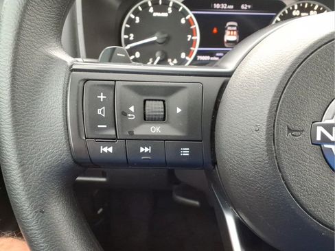 Used 2024 Nissan Rogue S AWD/4WD image 15
