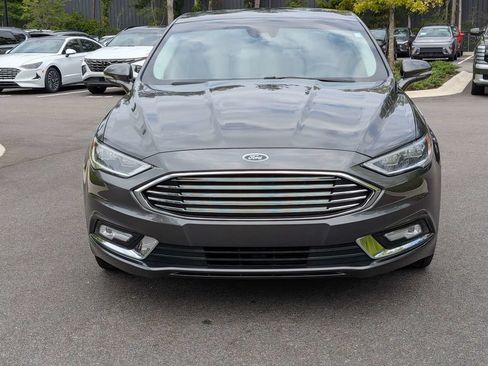 Used 2017 Ford Fusion SE w/ Fusion SE Technology Package FWD image 10