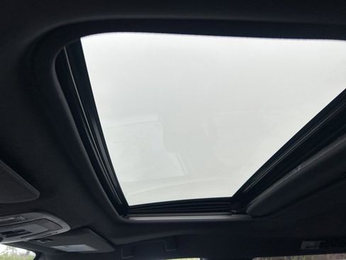 Used 2023 Toyota Sienna XSE image 33