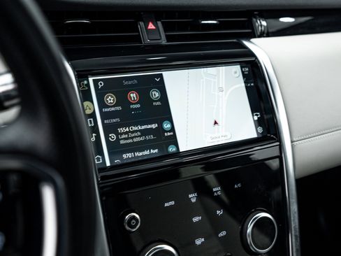 Used 2021 Land Rover Discovery Sport SE R-Dynamic image 12