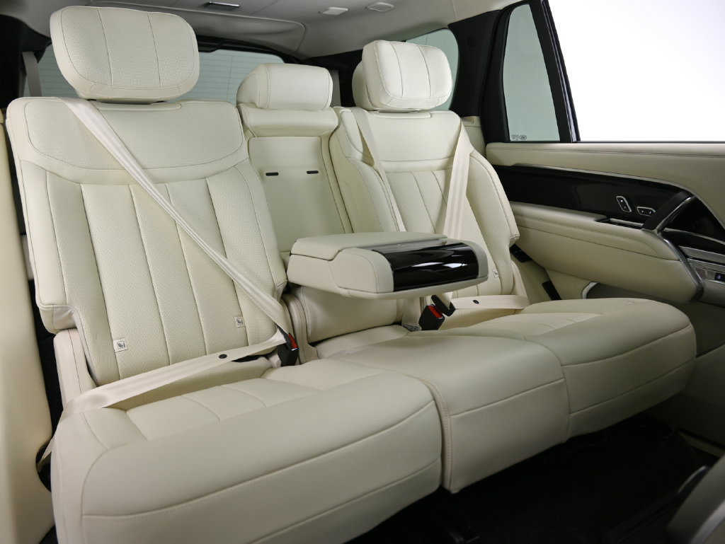 Used 2025 Land Rover Range Rover Long Wheelbase Autobiography AWD/4WD image 15