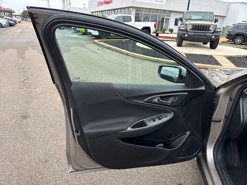 Used 2024 Chevrolet Malibu LT image 18